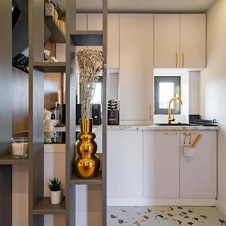 Ferienwohnung Golden View - Breathtaking Location In Bukarest Exterior foto