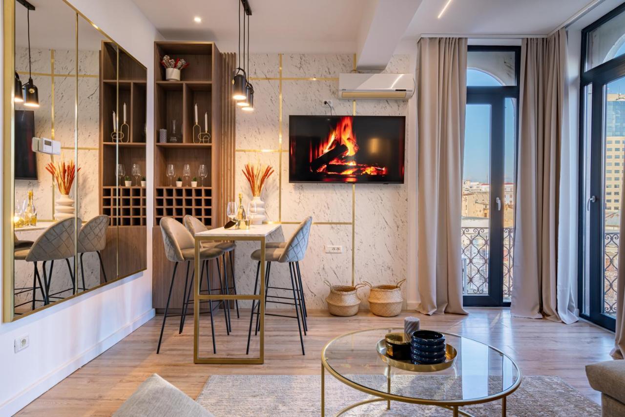 Apartment Golden View - Breathtaking Location In Bukarest