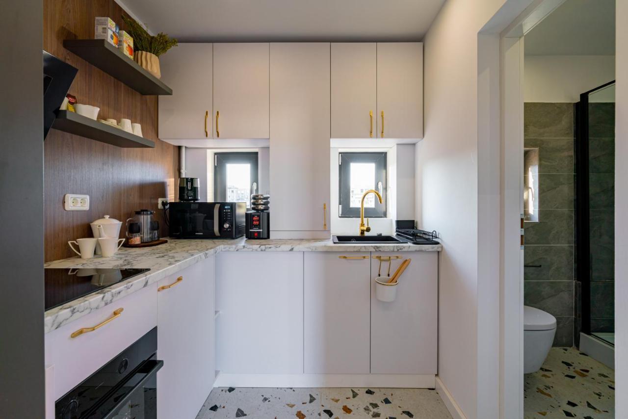 Golden View - Breathtaking Location In Apartment Bukarest