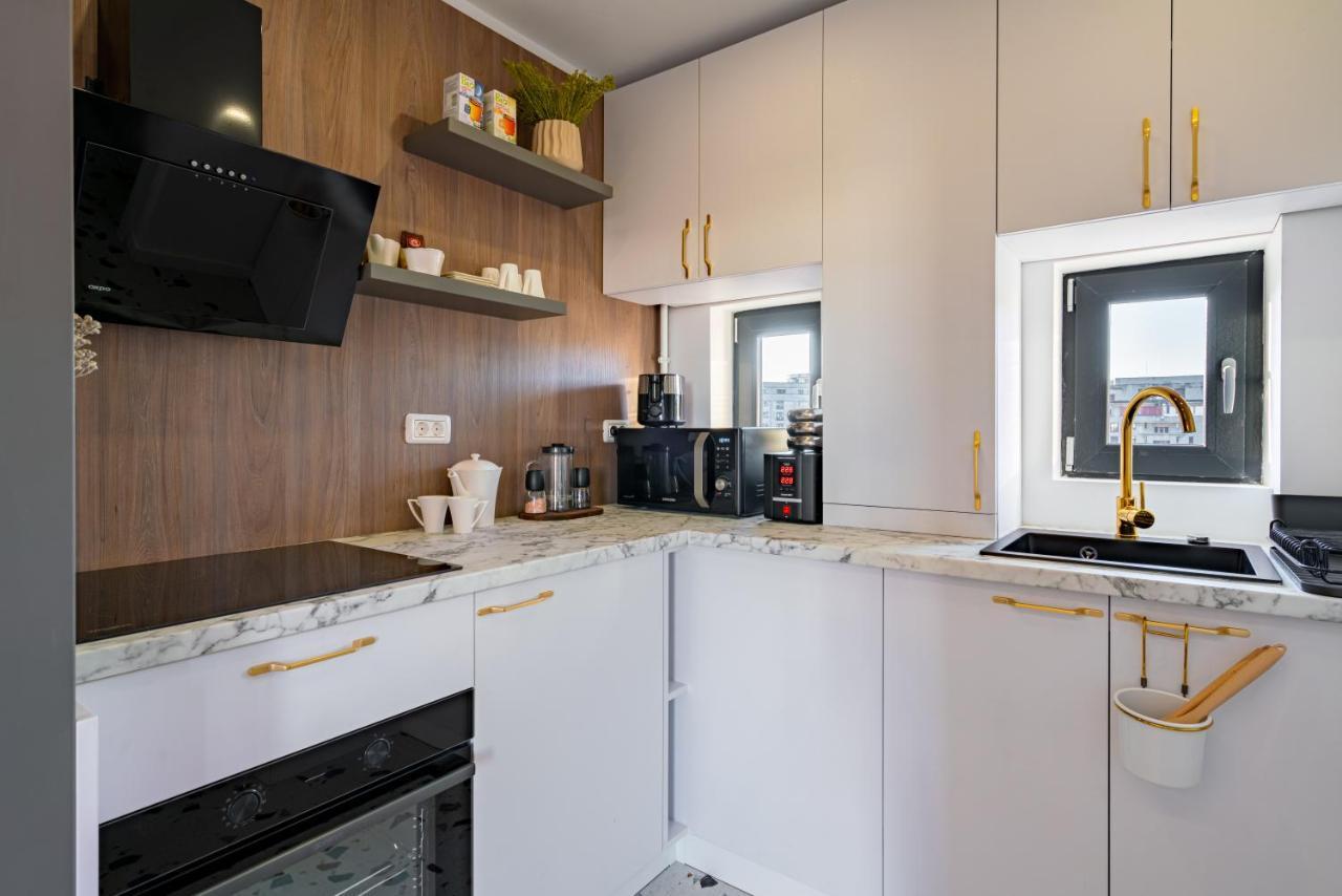 Apartment Golden View - Breathtaking Location In Bukarest
