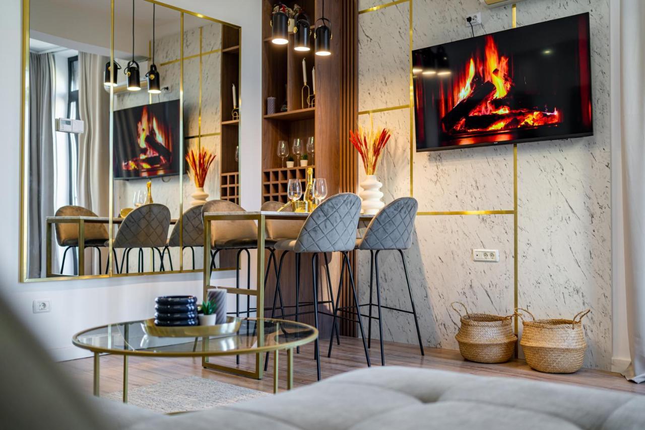 Golden View - Breathtaking Location In Apartment Bukarest